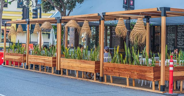 Make Smoke-Free Outdoor Dining Permanent in San Diego After COVID-19