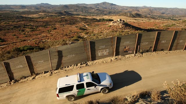 Contractors Begin Construction of Border Wall Prototypes