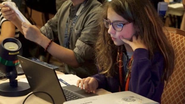 This 11 Year Old Hacked A Voting Machine in 10 Minutes